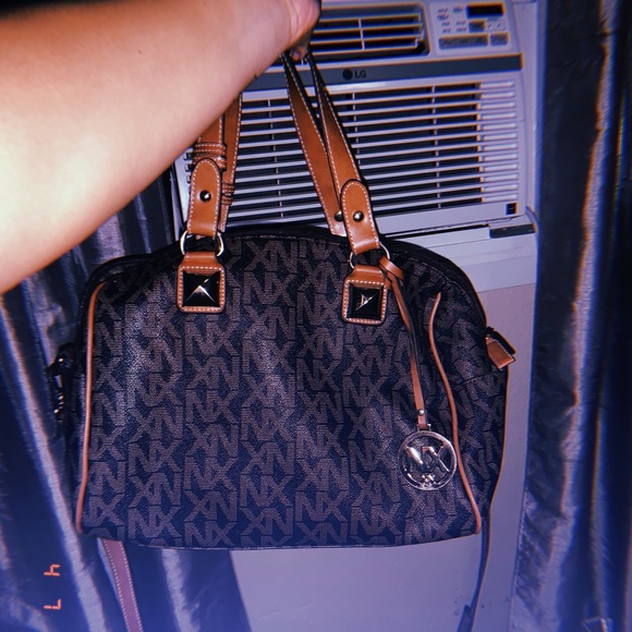 NX PURSE - Picture 1 of 2